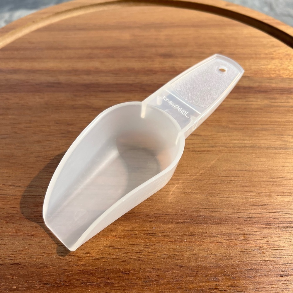 Vintage Tupperware Handy Scoop w Handle‎ Gadget 1/4 Cup Clear Canister Scoop